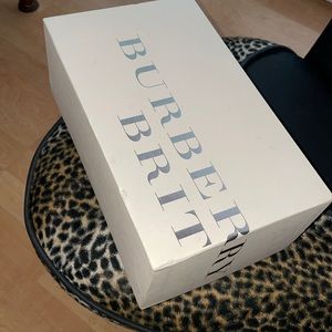 “BURBERRY BRIT” Box